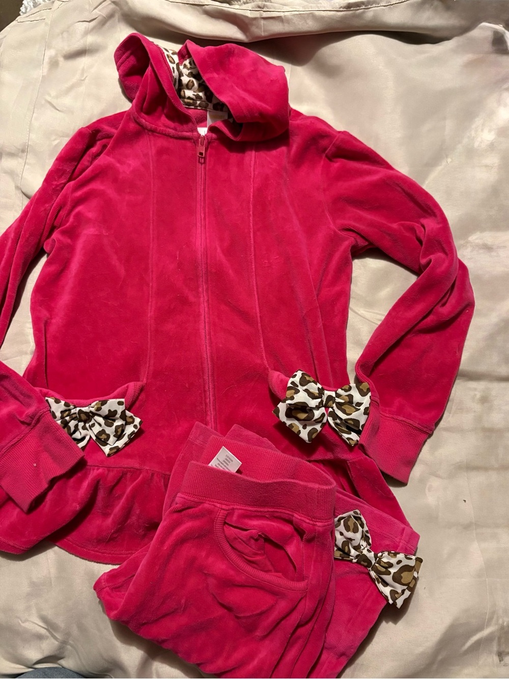 Gymboree Bright Pink Velour Hooded Set with Leopard Bow